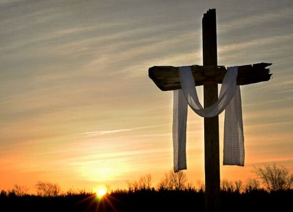 MARCOS 15:38-41, EL DÍA QUE JESÚS MURIÓ MARCOS 15:38-41, EL DÍA QUE JESÚS MURIÓ